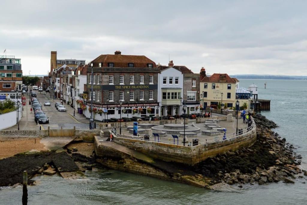 Portsmouth 3 Bedroom Getaway, Sleeps 6 외부 사진